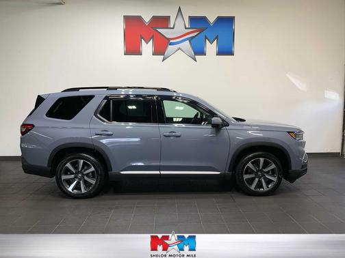2025 Honda Pilot Touring 8-Passenger