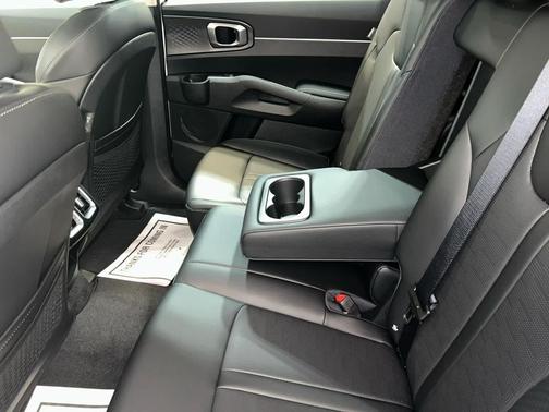 GLACIAL WHITE 2026 Kia Sorento S