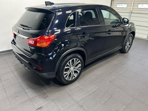 Labrador Black Metallic 2018 Mitsubishi Outlander Sport 2.0 ES