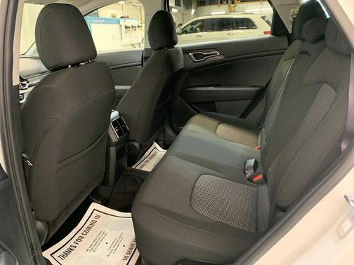 2025 Kia Sportage Hybrid LX
