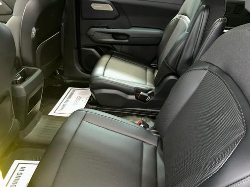 MIDNIGHT LAKE B 2027 Kia Telluride S