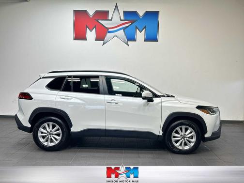 Wind Chill Pearl 2024 Toyota Corolla Cross LE