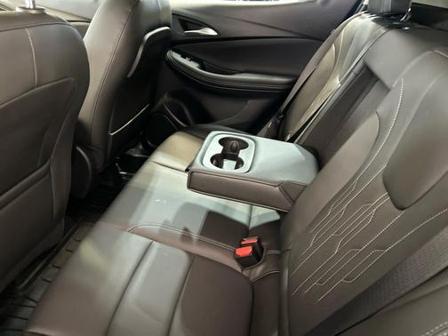White Frost Tricoat 2025 Buick Encore GX Avenir