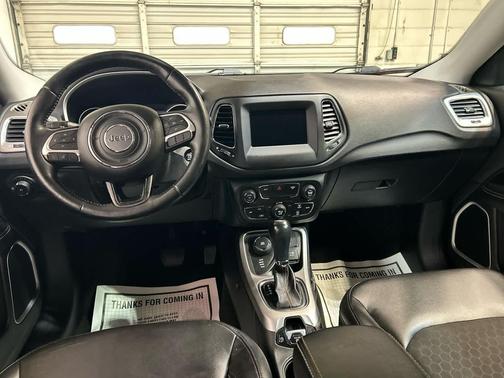 Diamond Black Crystal Pearlcoat 2018 Jeep Compass Latitude