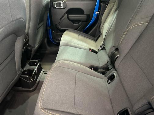Hydro Blue Pearlcoat 2026 Jeep Gladiator Sport S