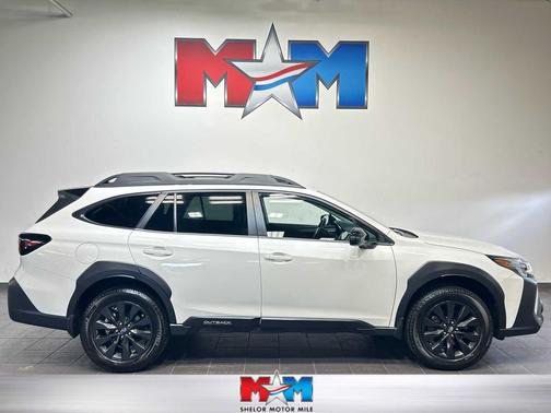 Crystal White Pearl 2025 Subaru Outback Onyx Edition