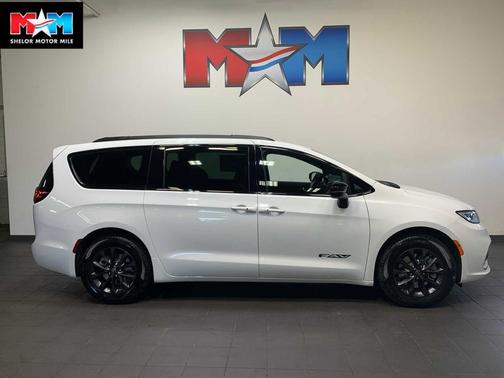 2026 Chrysler Pacifica L