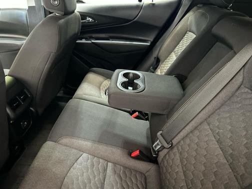 Silver Ice Metallic 2020 Chevrolet Equinox 1LT