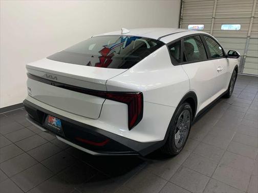2025 Kia K4 LX