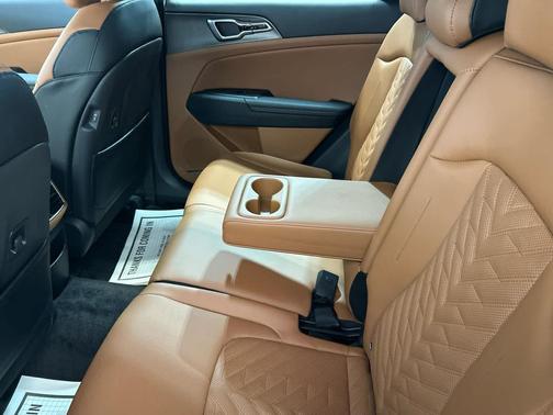 GLACIAL WHITE 2026 Kia Sportage X-Line