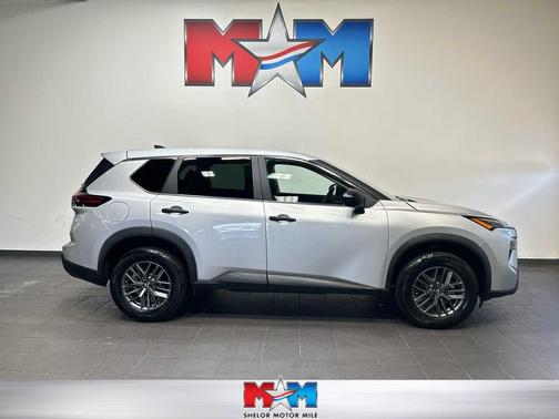 Brilliant Silver Metallic 2024 Nissan Rogue S