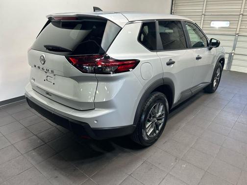 Brilliant Silver Metallic 2024 Nissan Rogue S