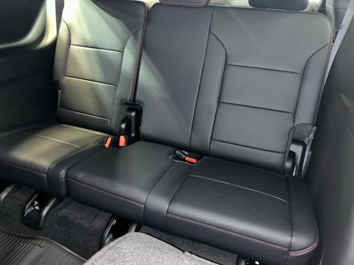 Sterling Gray Metallic 2026 Chevrolet Traverse RS