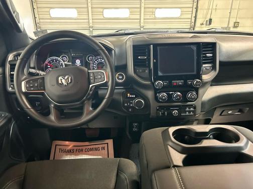 Diamond Black Crystal Pearlcoat 2026 RAM 1500 Tradesman