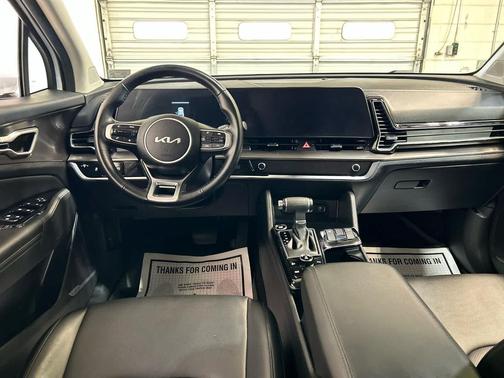 Glacial White Pearl 2024 Kia Sportage EX