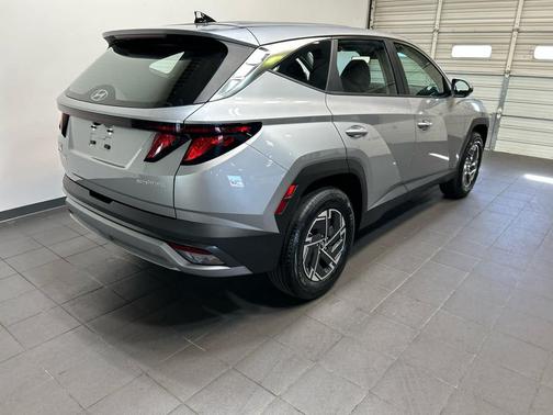 Shimmering Silver 2026 Hyundai TUCSON Hybrid Blue SE