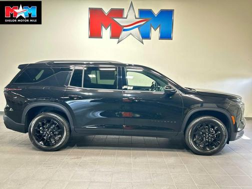 Mosaic Black Metallic 2026 Chevrolet Traverse LT