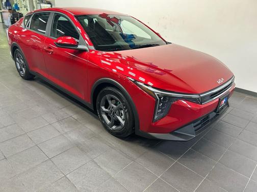 Currant Red 2026 Kia K4 LXS