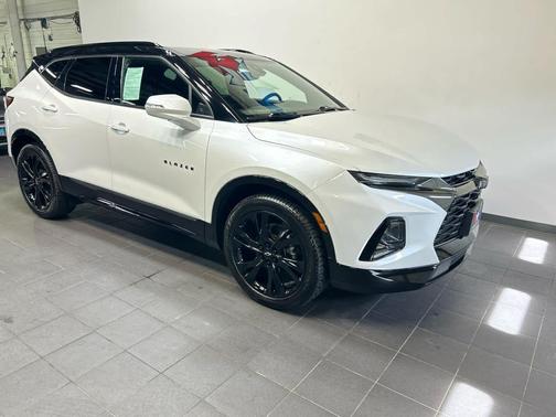 Iridescent Pearl Tricoat 2022 Chevrolet Blazer RS