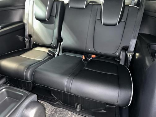 Modern Steel Metallic 2026 Honda Odyssey Touring