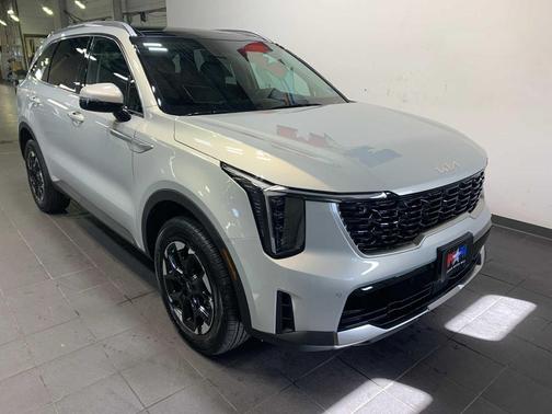 Ivory Silver 2026 Kia Sorento S