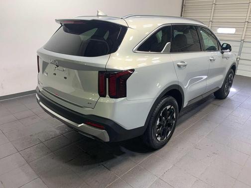 Ivory Silver 2026 Kia Sorento S