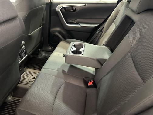 Ice Cap 2024 Toyota RAV4 Hybrid LE