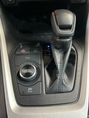 Ice Cap 2024 Toyota RAV4 Hybrid LE