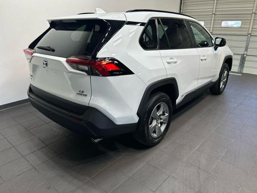 Ice Cap 2024 Toyota RAV4 Hybrid LE