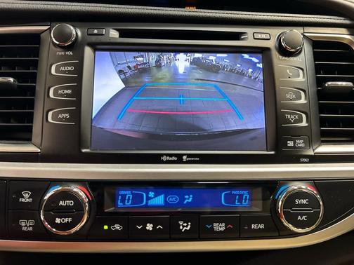 Ooh La La Rouge Mica 2015 Toyota Highlander XLE