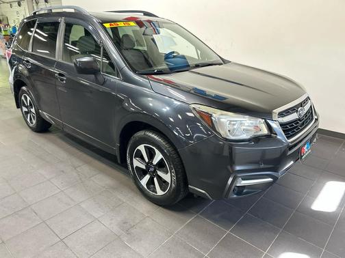 Dark Gray Metallic 2017 Subaru Forester 2.5i Premium