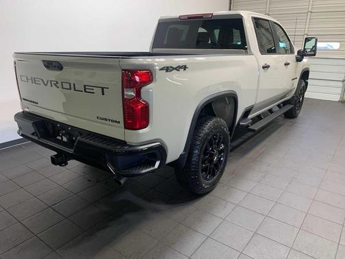 2026 Chevrolet Silverado 2500 Custom