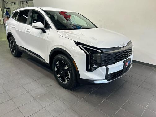 Glacial White Pearl 2026 Kia Sportage LX