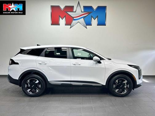 Glacial White Pearl 2026 Kia Sportage LX