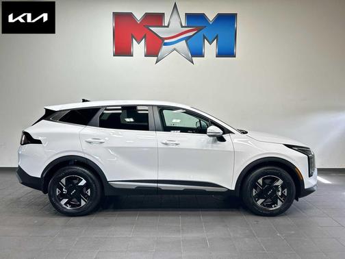 Glacial White Pearl 2026 Kia Sportage LX