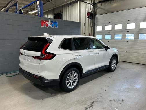 Platinum White Pearl 2026 Honda CR-V EX AWD