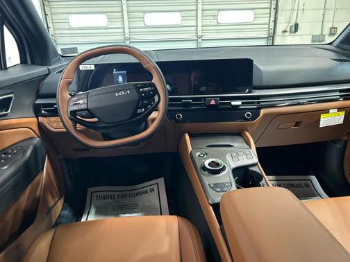 Wolf Gray 2026 Kia Sportage X-Line