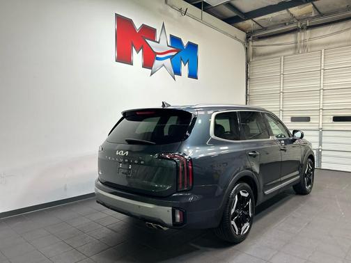 Gravity Gray 2023 Kia Telluride EX