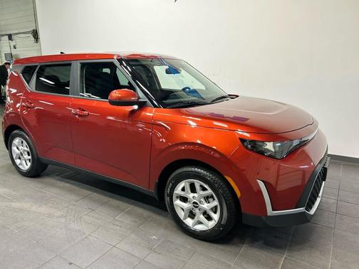 Mars Orange 2023 Kia Soul LX