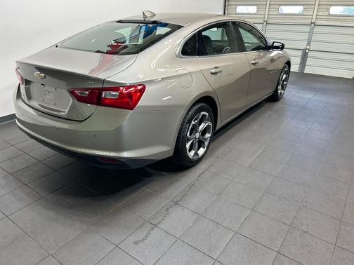 Mineral Gray Metallic 2024 Chevrolet Malibu FWD 1LT