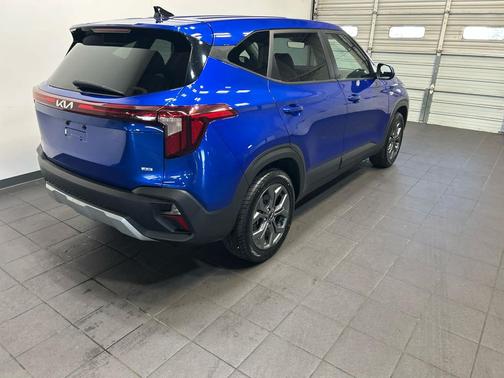 Neptune Blue 2024 Kia Seltos LX