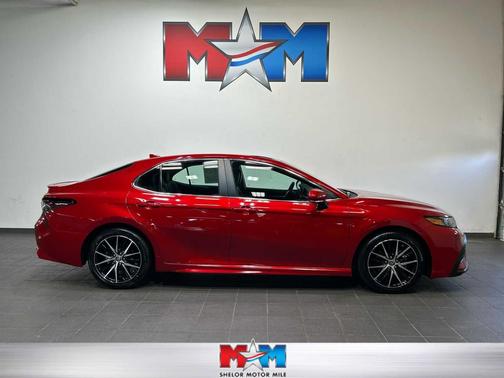 Supersonic Red 2024 Toyota Camry SE