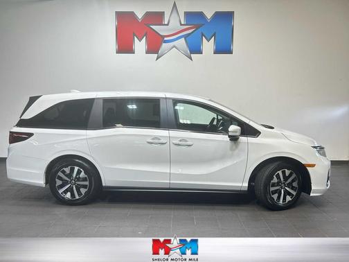 Platinum White Pearl 2025 Honda Odyssey EX-L