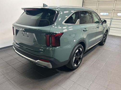 Cityscape Green 2026 Kia Sorento Hybrid EX