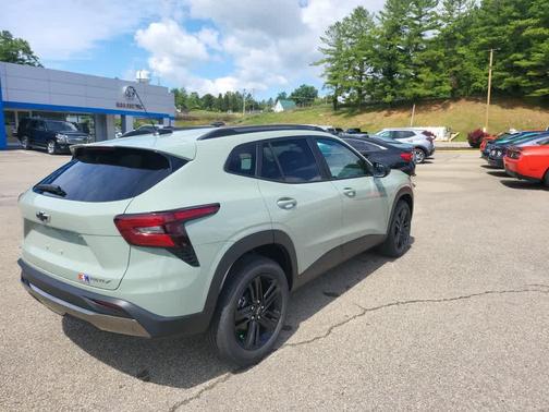 Cacti Green 2026 Chevrolet Trax FWD ACTIV