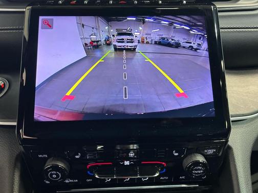 Velvet Red Pearlcoat 2025 Jeep Grand Cherokee Limited