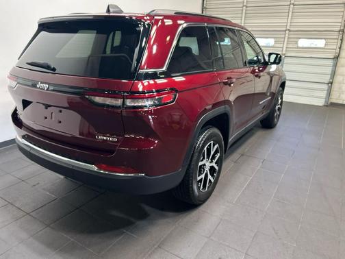 Velvet Red Pearlcoat 2025 Jeep Grand Cherokee Limited