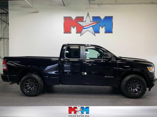 Diamond Black Crystal Pearlcoat 2023 RAM 1500 Big Horn/Lone Star