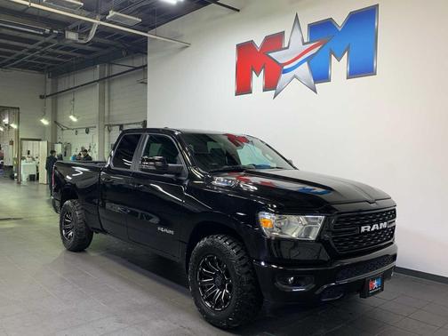 Diamond Black Crystal Pearlcoat 2023 RAM 1500 Big Horn/Lone Star