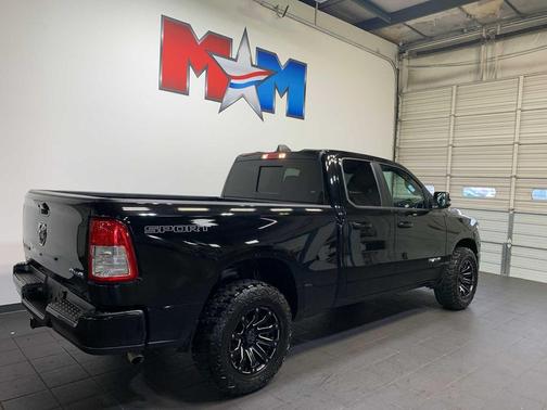 Diamond Black Crystal Pearlcoat 2023 RAM 1500 Big Horn/Lone Star